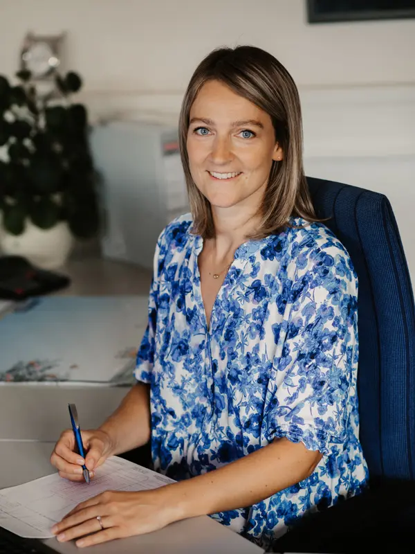 content-ueber-uns-ansprechpartner-verwaltung-3-claudia-schmid.jpg